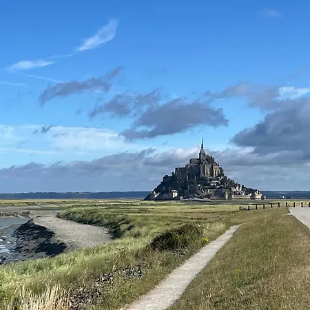 La Hulotte 2 - Sur La Route Du Mont-st-michel Hébergement de vacances Céaux