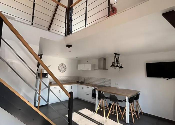 La Hulotte 2 - Sur La Route Du Mont-st-michel * Céaux